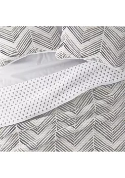 Luxury Inn All Season 3 Piece Diamond Chevron Reversible Quilt Set with Shams